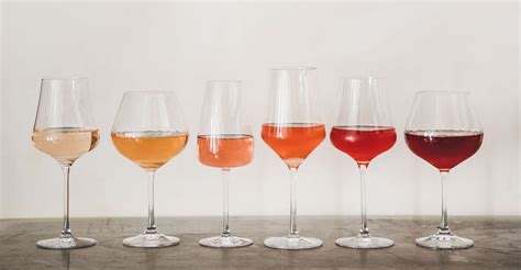 Rose Wine Color Changes With Storage Conditions