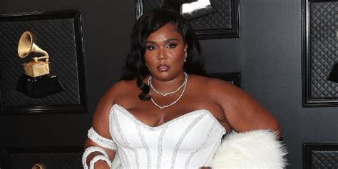 Lizzo Flaunts Voluptuous Curves In Completely Nude Instagram Photos