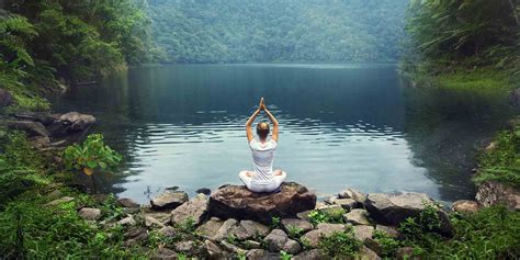 6 Ways in Which A Yoga or Meditation Retreat Can Help You Unwind