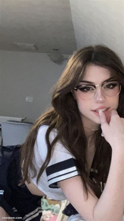 Модель Hannah Owo (@hannahowo) - 36 слитых фотографий с Onlyfans