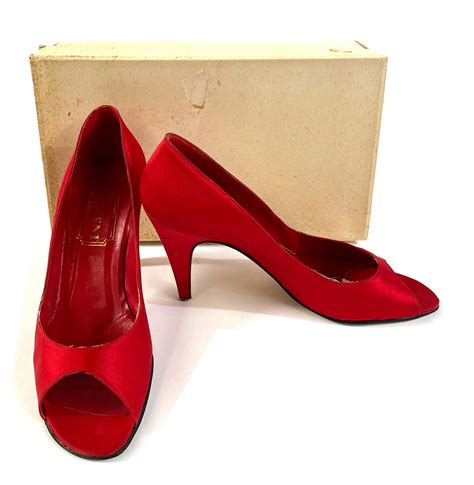 Lot Accent Designer Collection Red Satin Peep Toe Stilettos