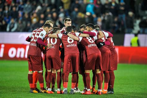Meciul dintre universitatea cluj si cfr cluj a fost intrerupt in minutul 32, cand antrenorul ioan andone a cerut jucatorilor sai sa paraseasca terenul, in urma unui conflict general. Gigi Becali Anunță Colapsul Rivalilor De La CFR Cluj ...