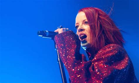 garbage singer shirley manson identifies with the idea of non binary