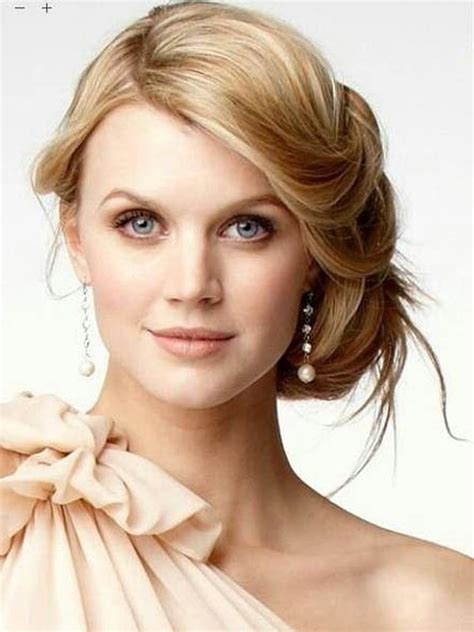 Gak usah khawatir dan bingung, karena dalam artikel ini idn times akan memberikan beberapa referensi untukmu. 15 Model Rambut Pesta Terbaru Simpel Tapi Elegan 2017