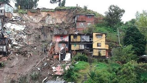 Un piloto de drones se une a un oficial androide para localizar un dispositivo que amenaza con acabar con la vida sobre el planeta. Unos 17 muertos dejan fuertes lluvias en Manizales ...