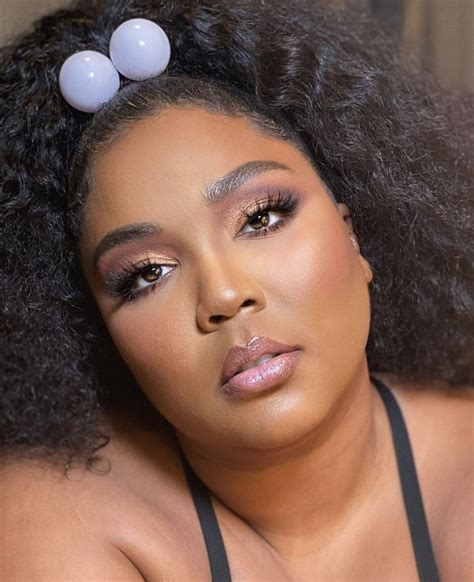 why lizzo says being single is the best femestella in 2020 black girl makeup girls makeup