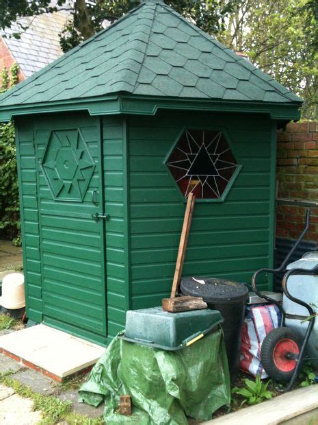 While the roof may appear to be too difficult for a novice diy builder, don't be discouraged. 10 Inspiring Garden Shed Plans and Ideas-Do It Yourself | The Self-Sufficient Living
