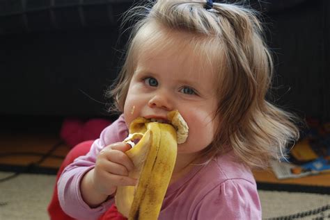 Makan Pisang