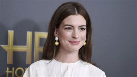 Anne Hathaway Acaba De Hacerse El Corte De Pelo Del Verano Y Es