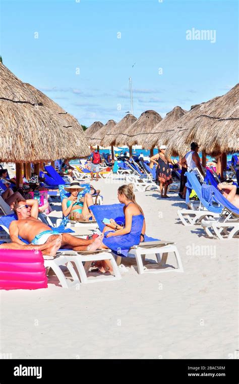 Riviera Maya Mexico Dec Crowded Beach Filled With People