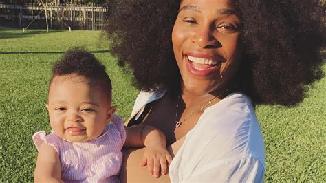 Die amerikanische star teilte fotos der kampagne in den sozialen medien, die später von ihrem ehemann, ihrer schwester venus williams und victoria. Für Charity: Serena Williams verkauft Kleidung ihrer ...