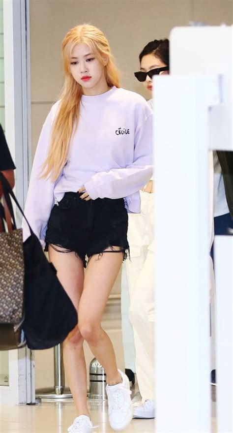 Balckpink Rosé S Fashion Look At Incheon Airport On September 8 2019 In 2020 Blackpink