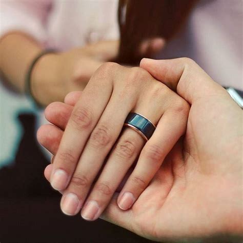 This Ring Lets You Feel Your Partners Heartbeat Anywhere In The World