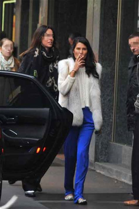 Lunghi capelli neri, un fisico da modella e una carriera nel mondo del cinema, elettra è accanto all'attore da quasi un anno. Fedez con la fidanzata Giulia Valentina, Margherita ...