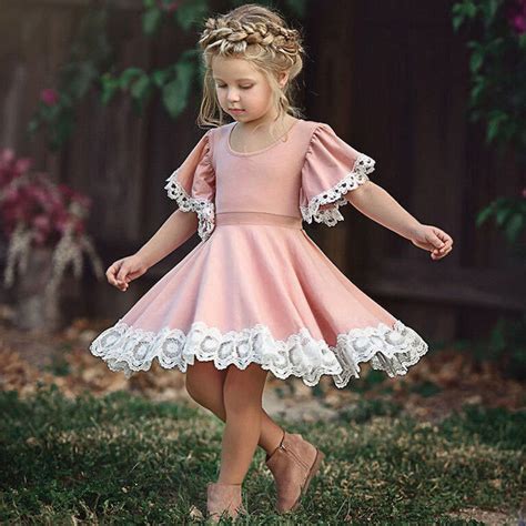 Although this style appears to be difficult, it is simple. 1001 + ideas for beautiful and easy little girl hairstyles