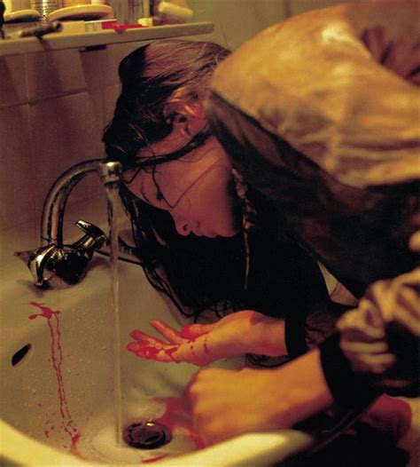 Şehirdeki yeni modern disko sound kendisini çok etkilemiştir. Bild von Christiane F. - Wir Kinder vom Bahnhof Zoo - Bild ...