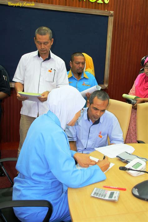 Pejabat mara daerah hulu selangor tingkat 3, bangunan pahlawan jalan mat kilau 44000 kuala kubu bharu selangor darul ehsan malaysia tel : penguatkuasa tanah: PEMERIKSAAN KESIHATAN UNTUK KAKITANGAN ...