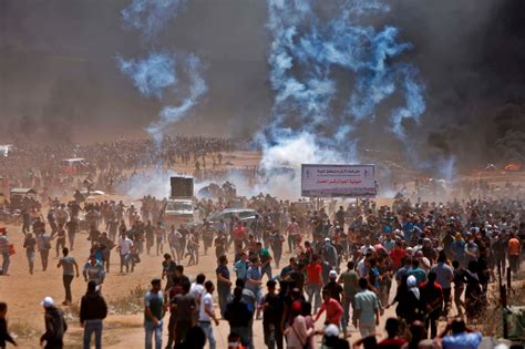 Israel Kills Dozens At Gaza Border As Us Embassy Opens In Jerusalem The New York Times