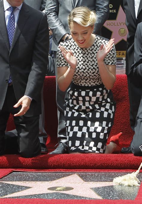 Scarlett Johansson Gets ‘starred On Walk Of Fame In Hollywood Slideshow Ibtimes Uk