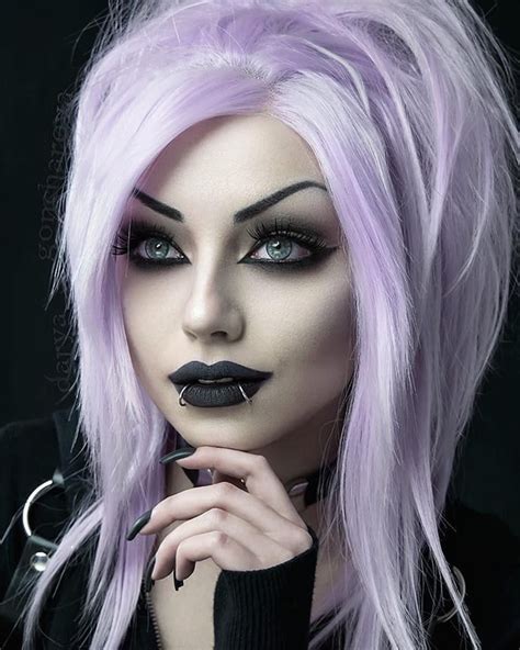 Modèle Darya Goncharova 🖤🖤🖤 Blonde Goth Gothic Hairstyles Goth Beauty