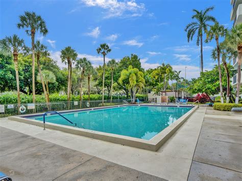 Two-bedroom, fully renovated seasonal Fort Lauderdale condo rental