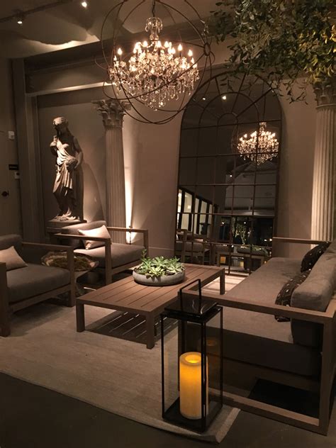 Or intend to establish a fashion store in addition to the online shop business that is currently being run? Pin by Ejah Benesto on Boutique decor | Modern interior ...