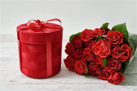 Premium Photo Natural Red Roses And T Box Valentines Day