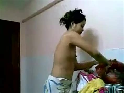 Khmer Girl Body Lotion In Hotel Xxxbunker Com Porn Tube