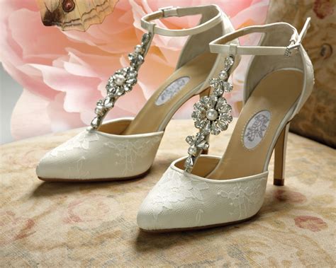 The chic (& comfortable) new wedding shoe collection from dune london. 10 Best Bridal Shoes Reviewed & Rated for 2018 | NicerShoes