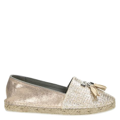 They usually have a canvas or cotton fabric upper and a flexible sole made of esparto rope. La Strada dames espadrilles goud