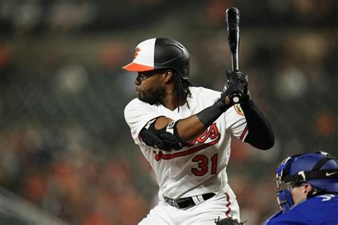 Santander And Mullins Hrs Help First Place Orioles Beat Berríos And