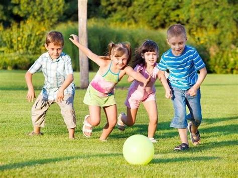 5 Motive Pentru Care Joaca Afara Iti Face Copilul Mai Destept
