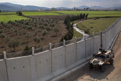 30 Border Walls Around The World Today Stacker