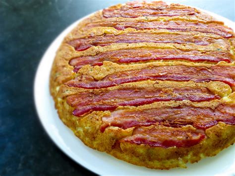 Try these 27 easy recipes you won't be able to resist. bacon upside down jalapeno cornbread recipe - Sweet Savant