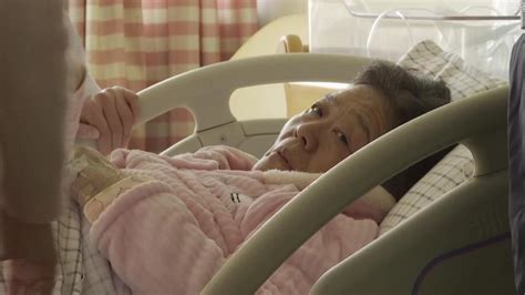 67歳の元医師が出産、中国女性では最高齢記録か Jp