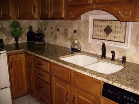 New venetian gold granite countertops possess warm, gold, neutral tones, and black, gray and brown veining. 10 Amazing New Venetian Gold Granite Backsplash Ideas 2020