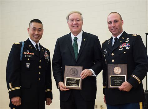 Bobcat Battalion Presented With Prestigious Macarthur Award For Being