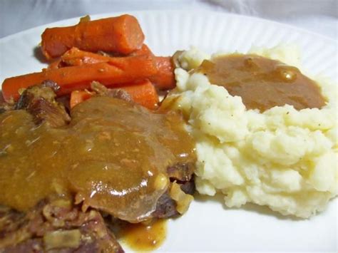 Add the beef ribs, then pour over the barbecue sauce. Hearty Country Style Beef Ribs Recipe - Food.com | Recipe ...