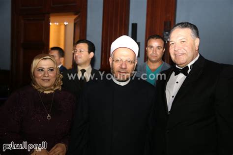 قالت آلاء علي متولي علي الأولى في الشهادة الإعدادية بالدقهلية علي مدرسة الشهيد السيد رأفت مقبل بابو داود بتمى الامديد بمجموع 280 درجة، والأولى : المفتى ووزير الداخلية الأسبق يشاركان بحفل زفاف ابنة مدير ...