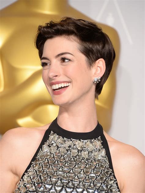 Anne Hathaway Best Pixie Hairstyles Popsugar Beauty