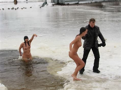 Naked Ice Swimming Porn Photos