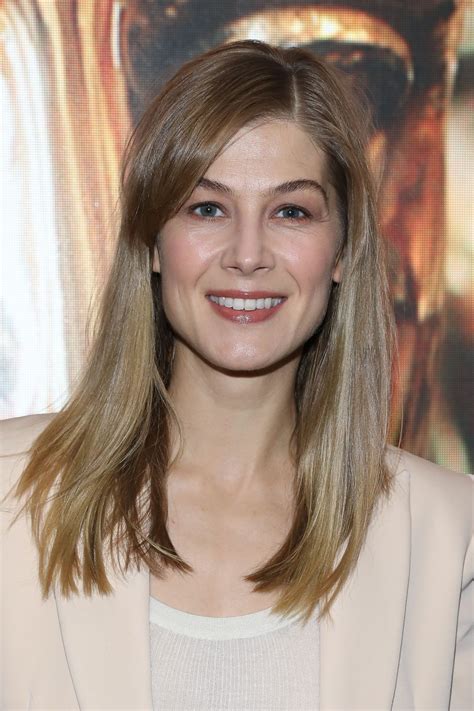 Rosamund Pike 70 Hot Pictures Of Rosamund Pike Are Pure Bliss For