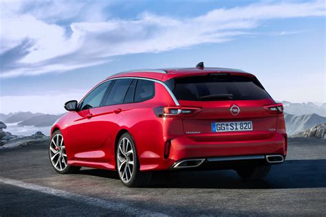 The adjustments were needed because this variation is preferred in the opel line after corsa. Opel Insignia GSi - Bestellstart im März - NewCarz.de