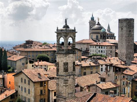 Bergamo is a unique city located in the lombardy region of northern italy and is characterized by its as an independent city, bergamo was part of the lombard league and raised armies to fight against. Bergamo Pictures | Photo Gallery of Bergamo - High-Quality Collection