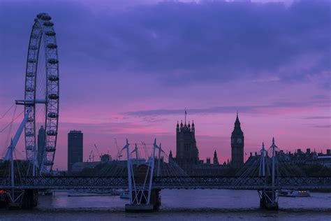 Purple Dusk Part Of Londons Iconic Skyline At Dusk Taken Flickr