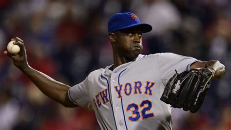 Sources: LaTroy Hawkins agrees to become Rockies' closer