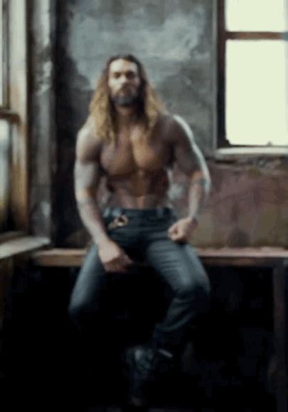 Spectacular Jason Momoa Aquaman GIFs That Every Fan Must See