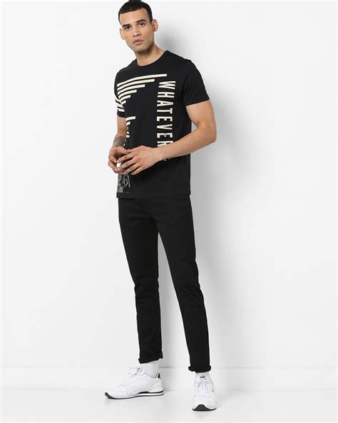 .graphic short sleeve round neck t shirt: Buy AJIO Men Black Slim Fit Graphic Print Crew-Neck T ...