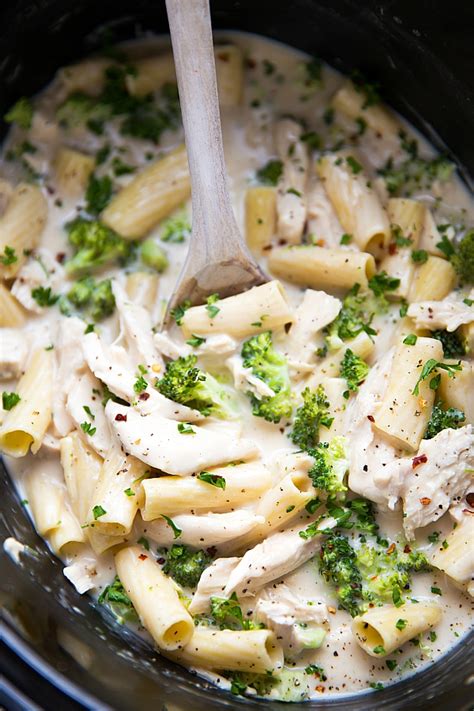 Crockpot Chicken Alfredo Pasta With Broccoli Recipes Day