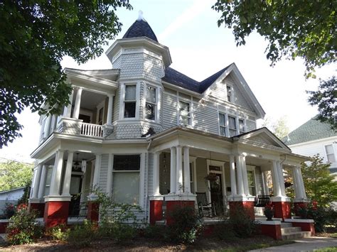 Victorian Home Built In 1903 Located At 603 S Commerce Ave